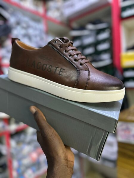 Sneaker en Cuir Homme Élégant