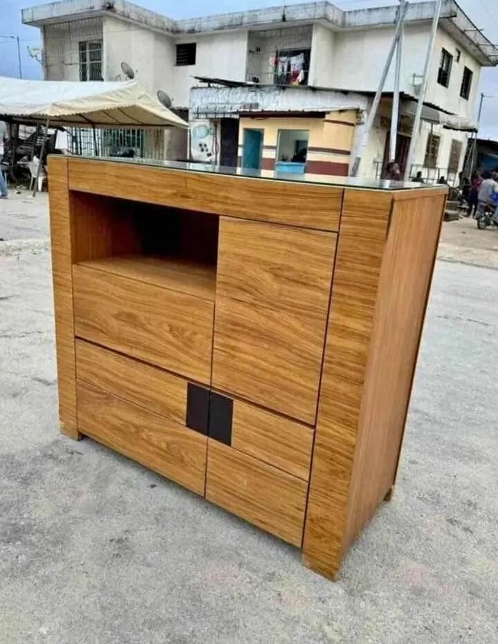 Commode en bois moderne