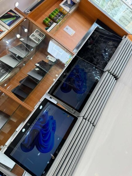 *HP ELITEBOOK 1030 G2*