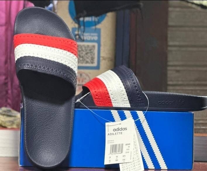 Tongs colorés Adidas confort