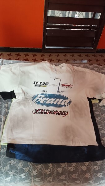 T-shirts graphiques tendance