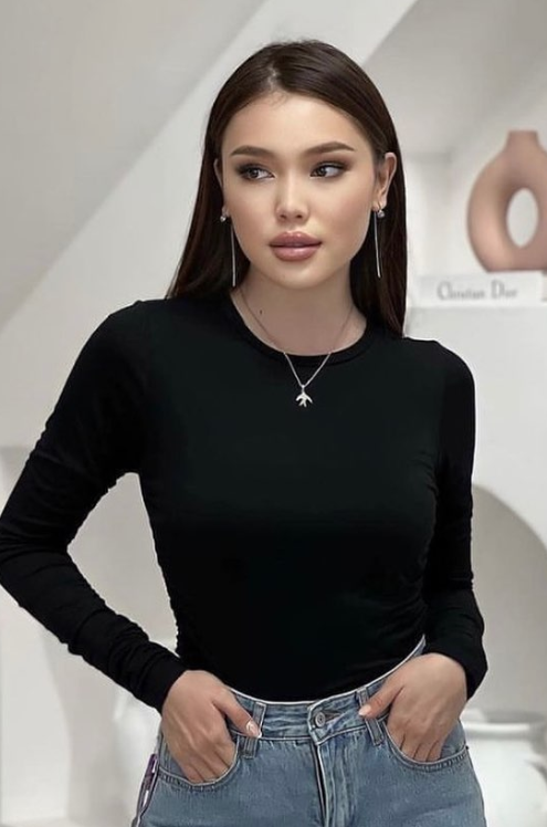 В наличии🌸 Лонгслив 😍 Размер:стандарт Цвета:черный,белый,голубой,электро, красный