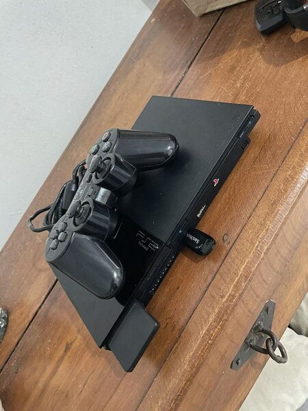 Console PS2 avec Manettes et Jeux