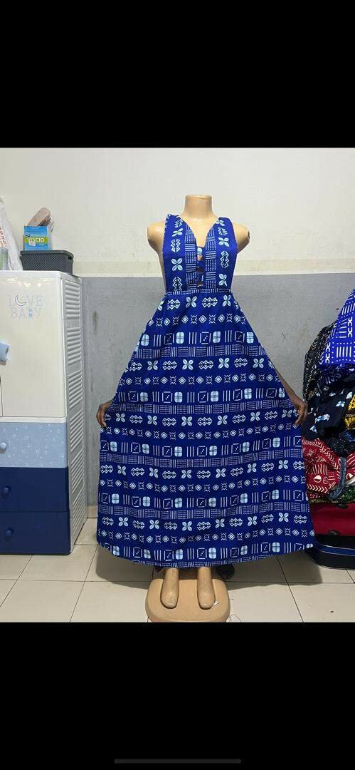 Robe disponible a 7000fr