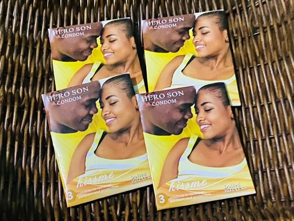 4 paquets =12 préservatifs