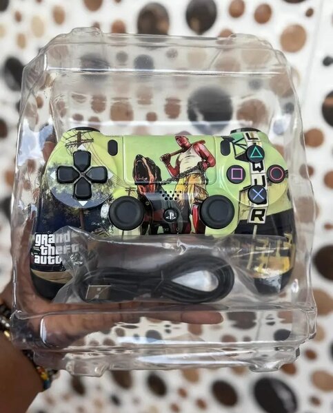 Manette PS4 personnalisée GTA