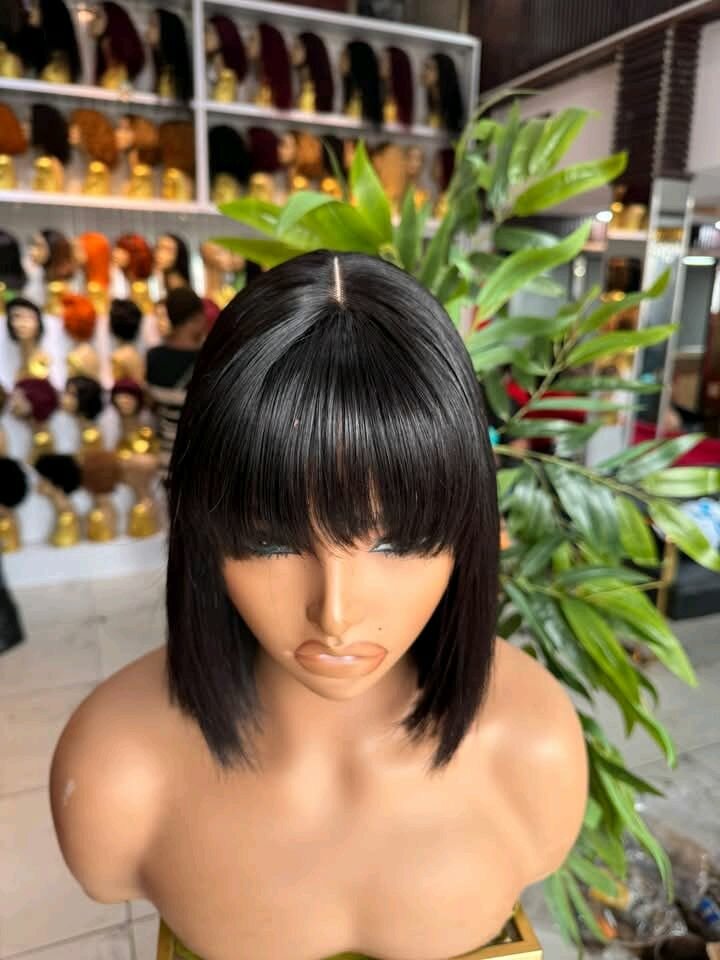 Perruque Courte Stylée Femme