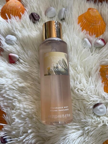 Brume VICTORIA'S SECRET oasis blooms