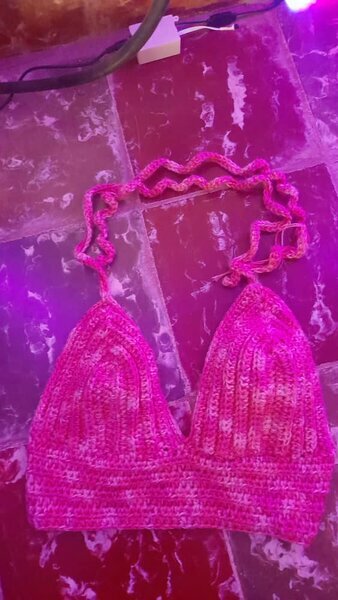 Haut crochet rose femme