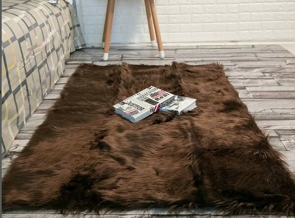 Soft faux fur carpet 🤎