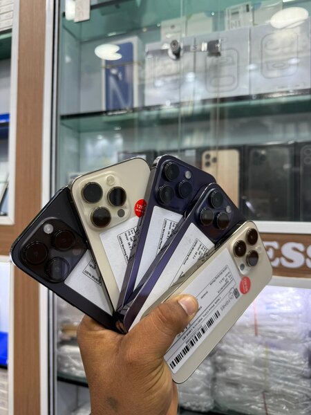 iPhone 14pro 128G Casi Neuf