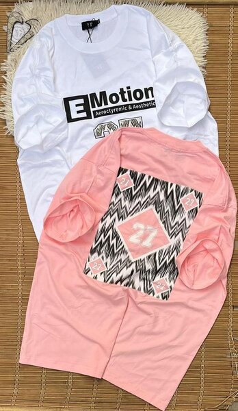 T-shirts tendance graphiques modernes