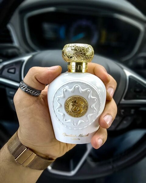 Opulent musk perfume