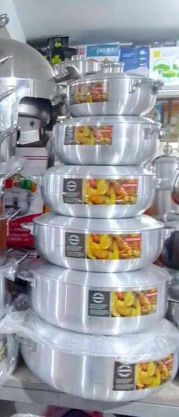 Ensemble de casseroles en aluminium