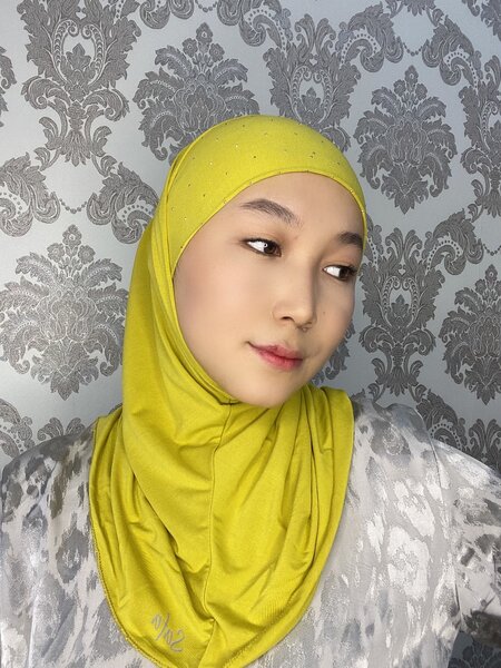 Зейна со стразой