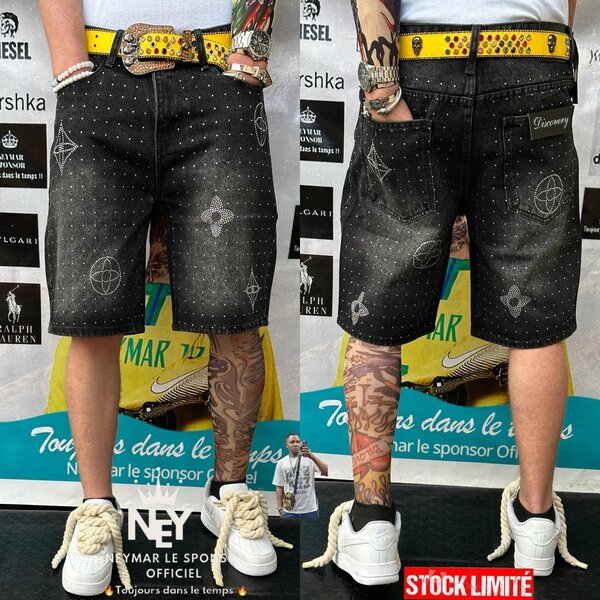 Shorts en jean design moderne