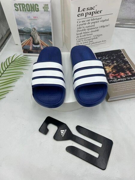 Sandales de piscine confortables