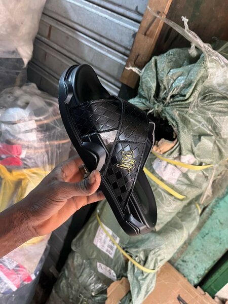 Sandales noires pour hommes