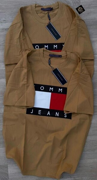 T-shirt logo coupe classique