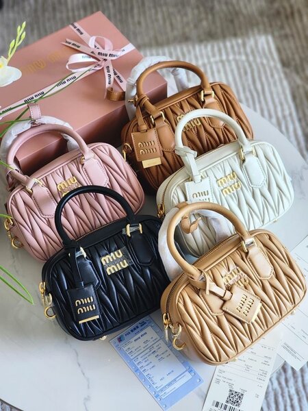 Sacs à main en cuir texturé