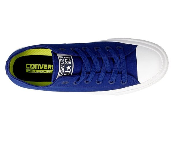 All Star Converse bleue centré