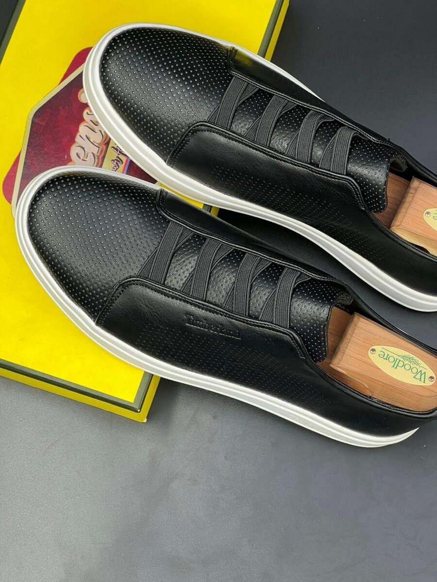 TIMBERLAND BLACK AND BLACK