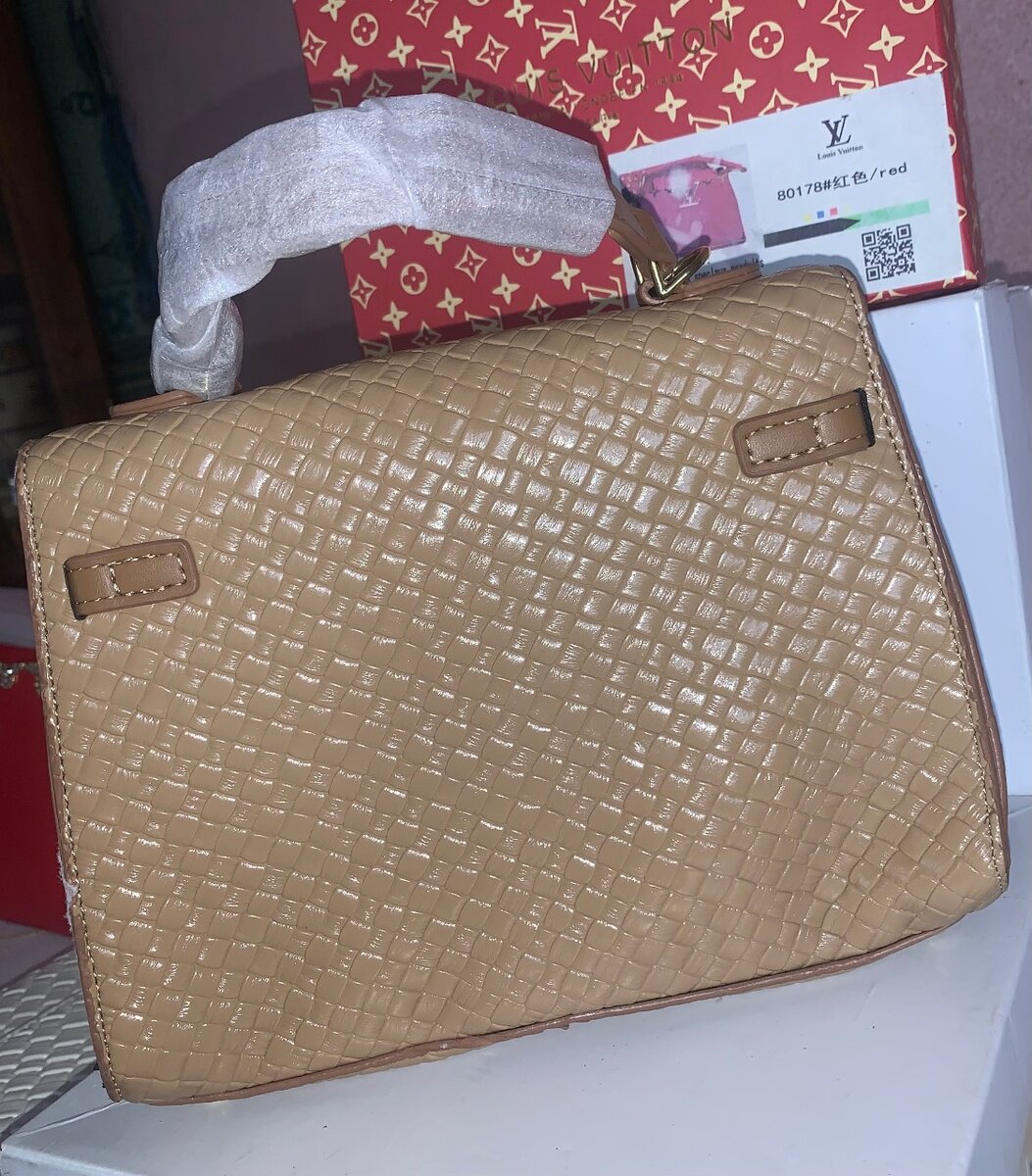 Sac à main tressé élégant