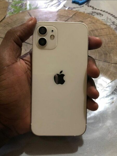 iPhone 12 Blanc 64 Go