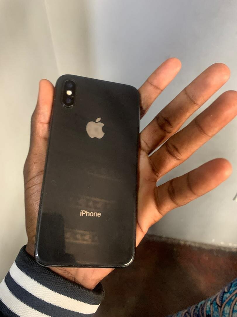iPhone X