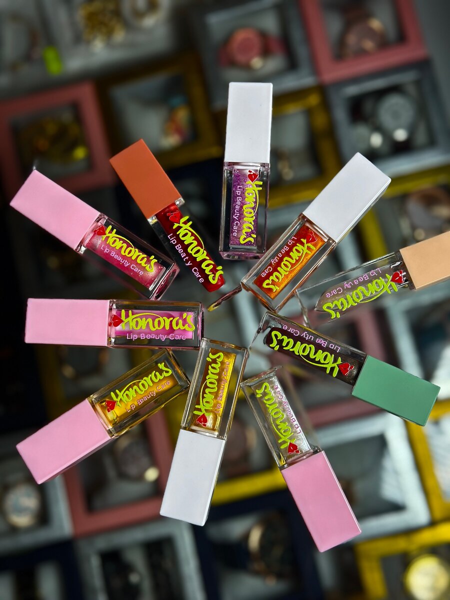 Light brown lip liner