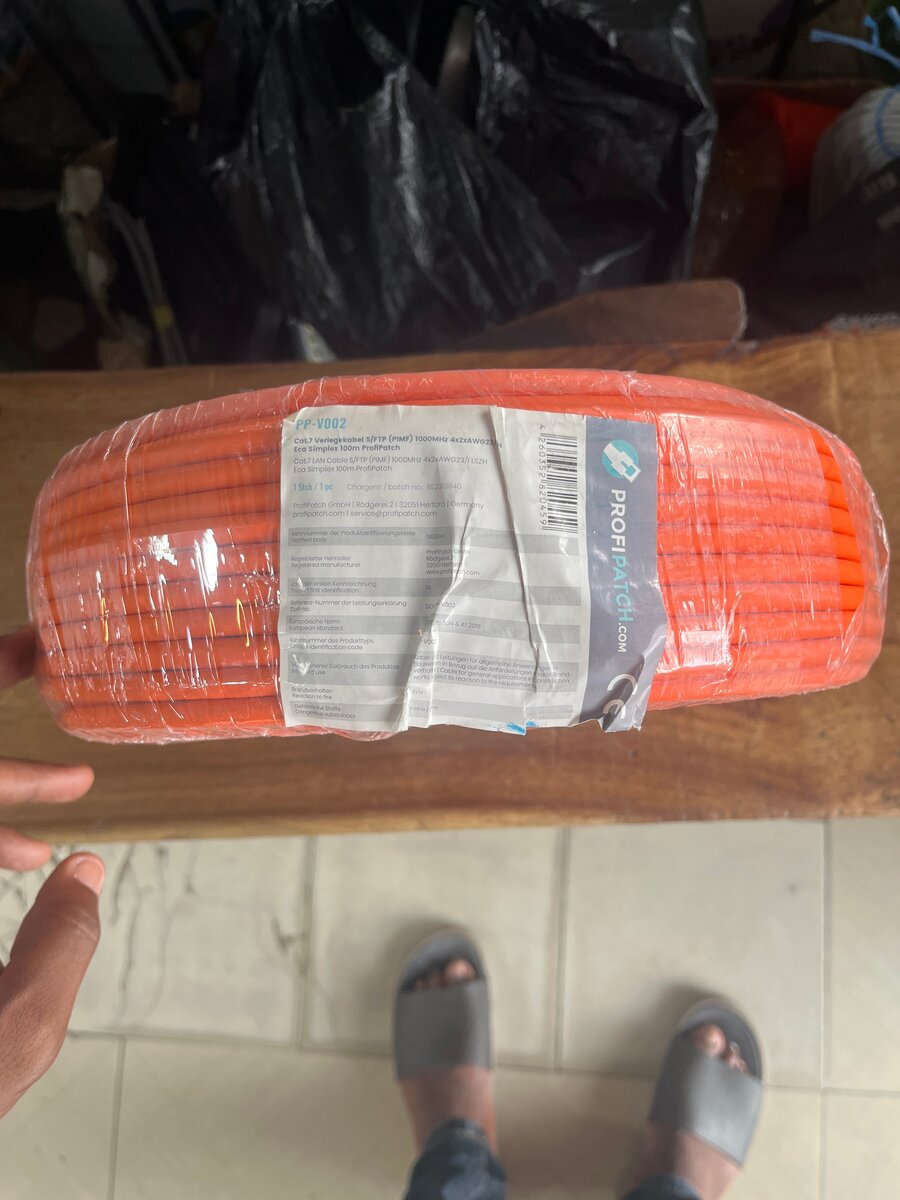 Câble électrique orange