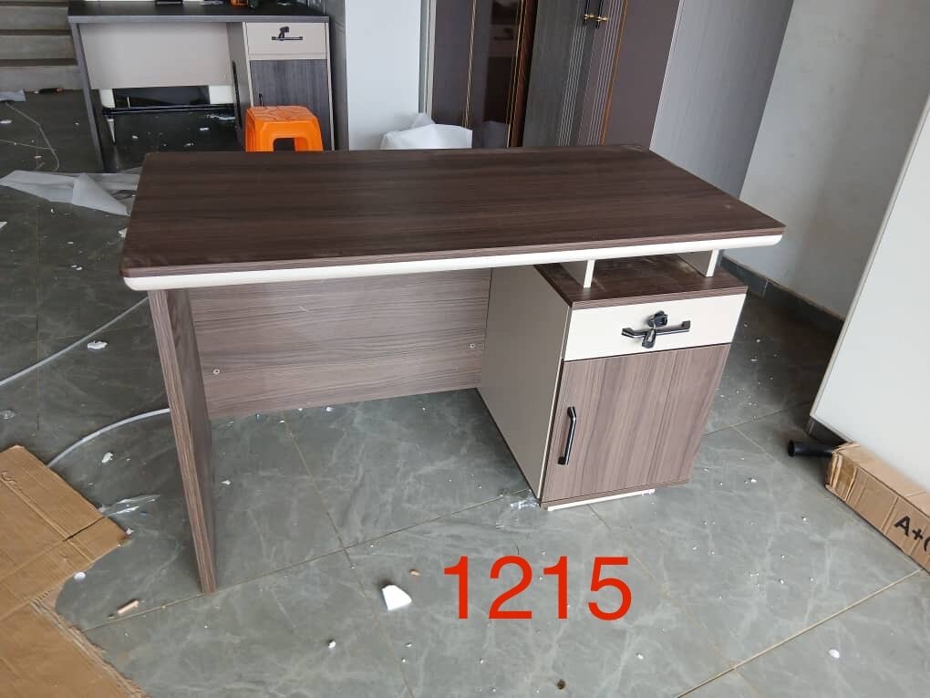 Bureau en bois moderne