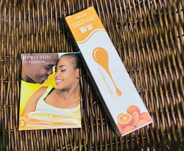 1 lubrifiant + 3 préservatifs