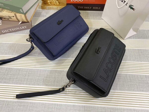 Pochettes Lacoste en cuir élégantes