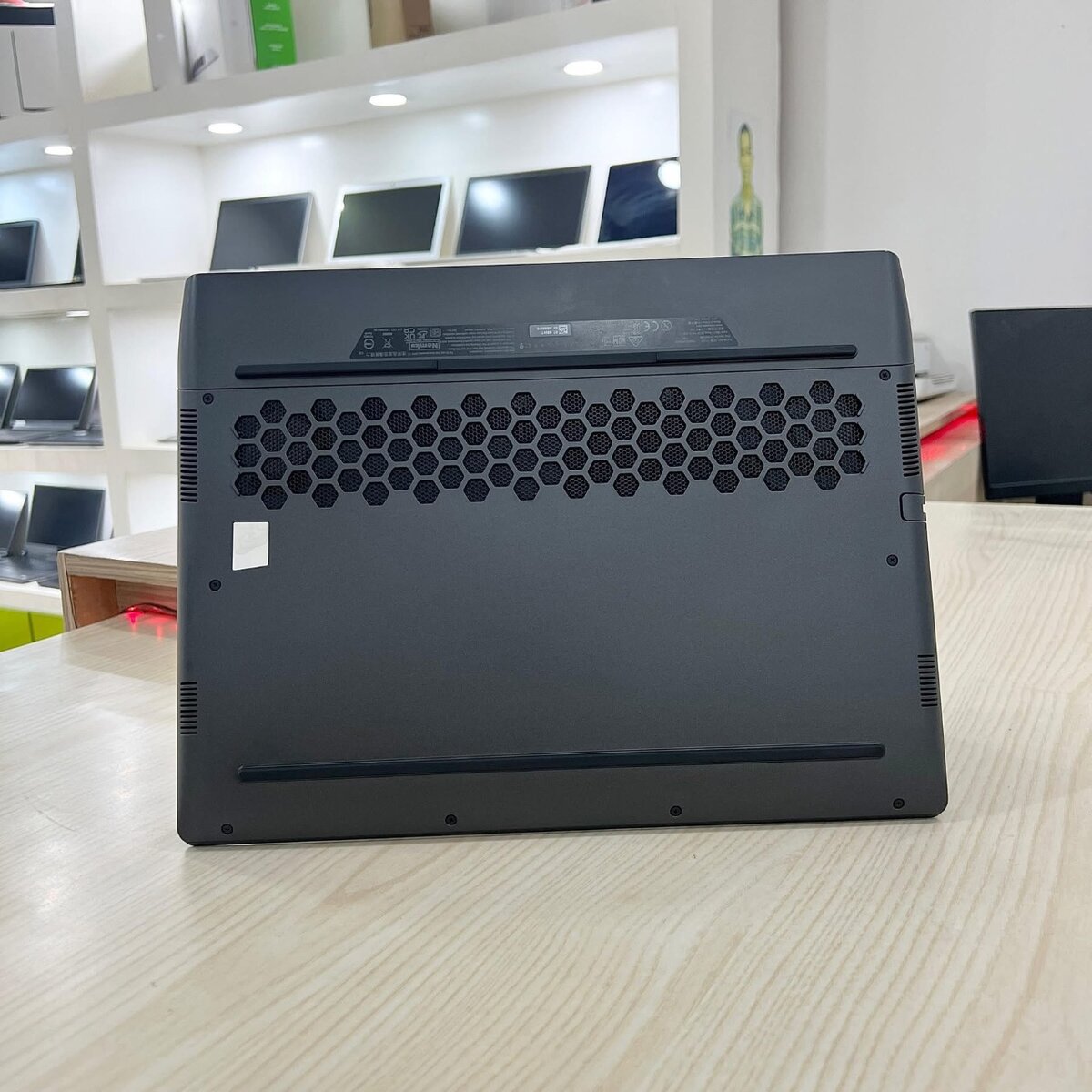 Alienware M15 R7 Gaming Laptop