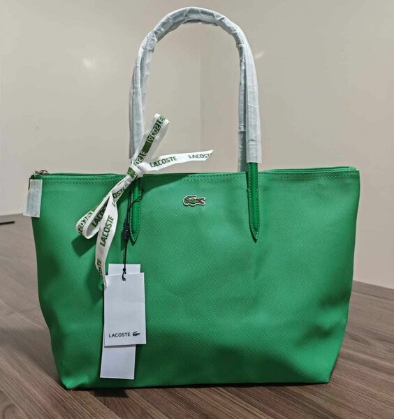 Sac à main Lacoste vert élégant