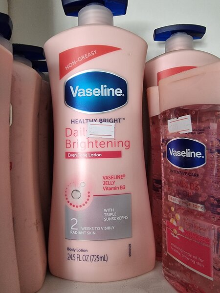 Vaseline daily brightening
