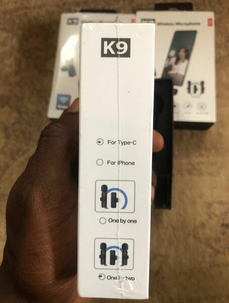 Professional wireless microphone for mobile compatible with