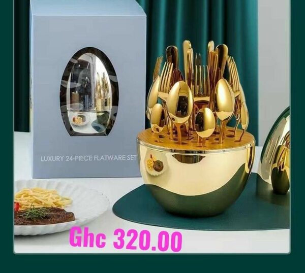 Gold cutlery set