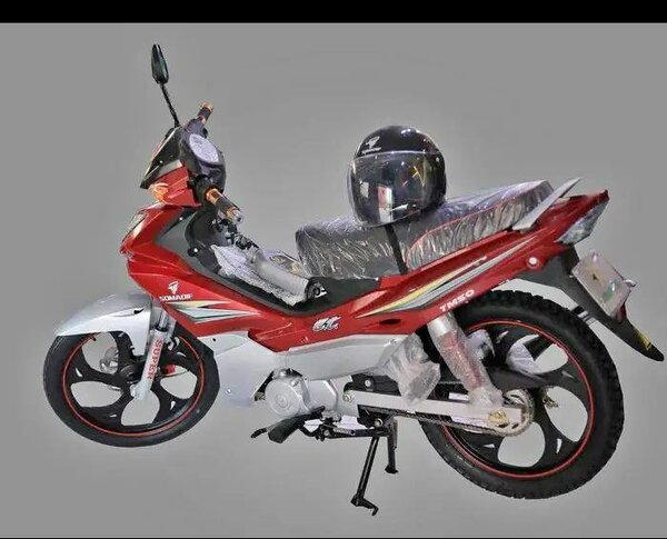 Scooter sport rouge élégant