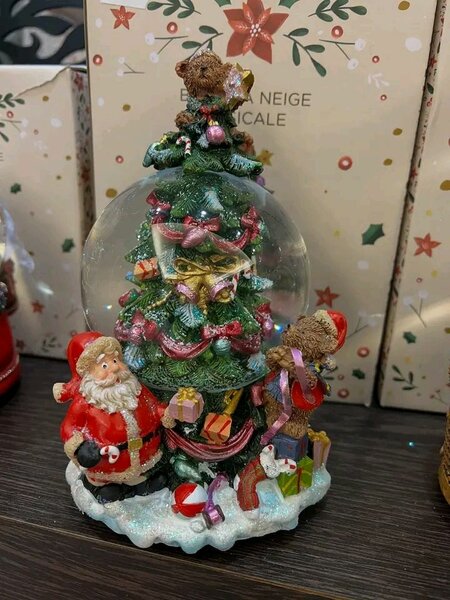 Boule à neige de Noël décorative