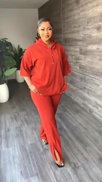 Women's 2-piece suit, trousers and a hooded sweatshirt