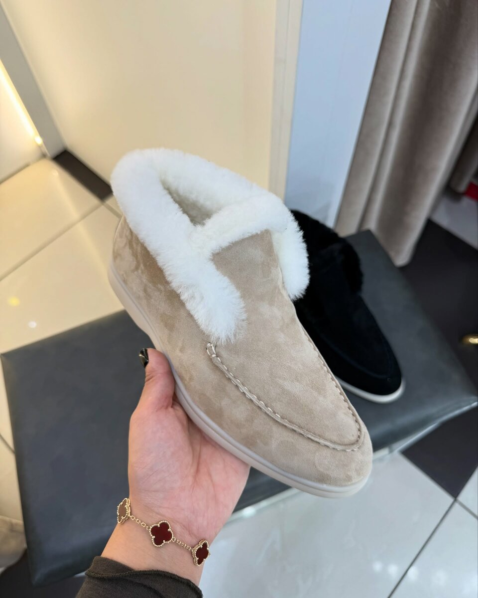 Утеплённые замшевые угги