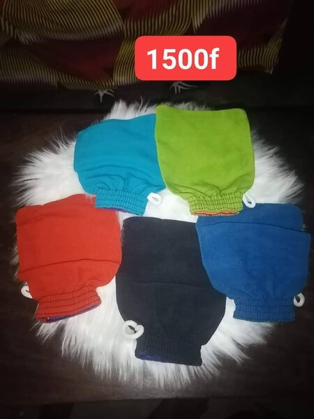 Gants exfoliants colorés