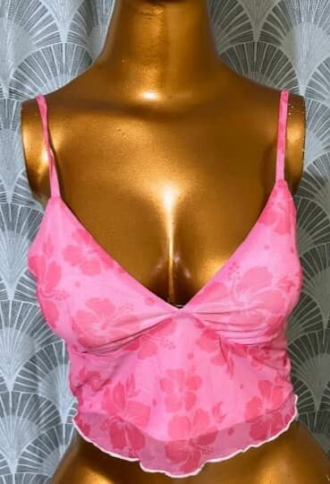 Top rose à fleurs en voile