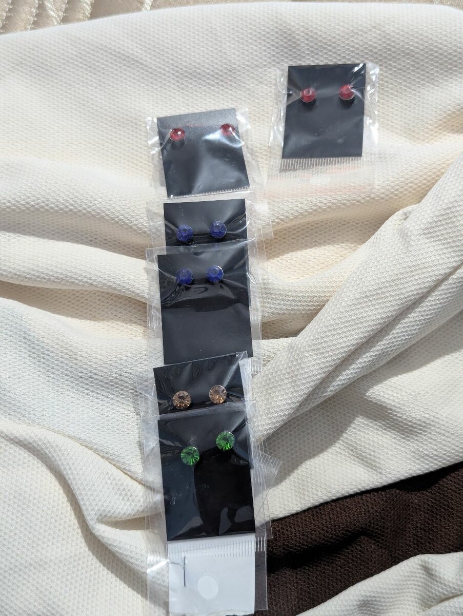 Magnetic earrings and rings