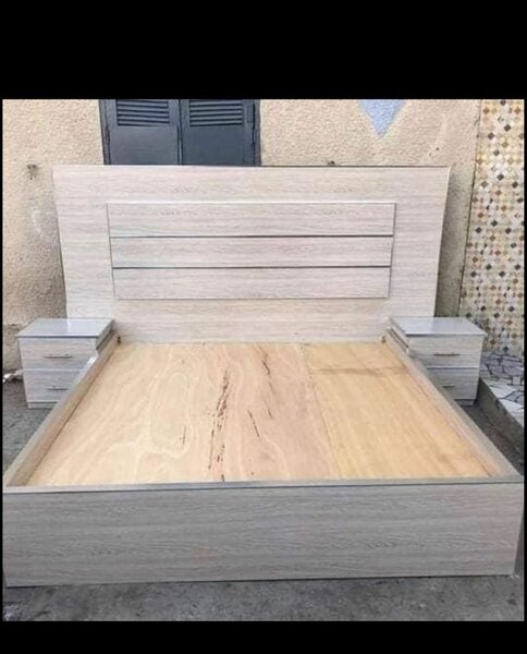 Lit en bois moderne sans matelas