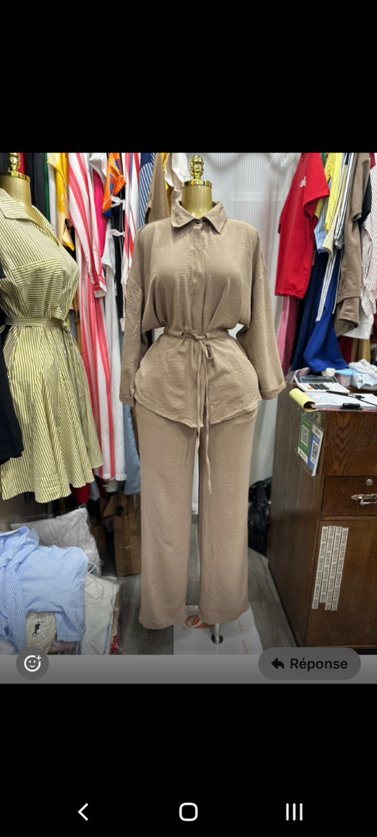 Combinaison élégante féminine