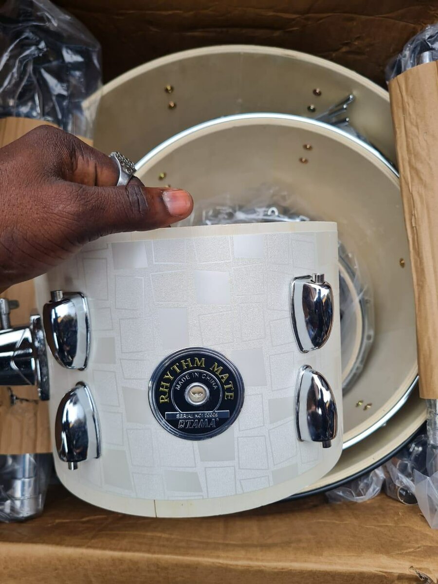 TAMA Rhythm Mate (semi pro)