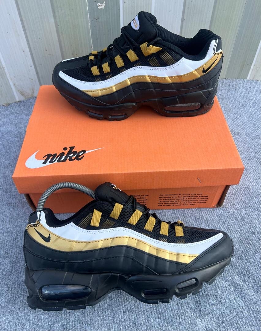 Nike Air Max 95 Noir et Doré